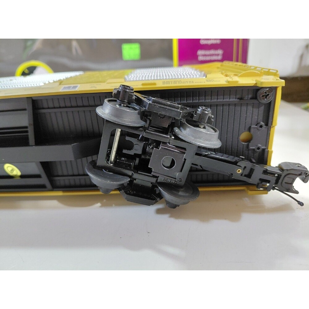 MTH 20-95151 O Gauge Model Railroad CSX Closed Auto Carrier Rack Car w/Box - Picture 8 of 12